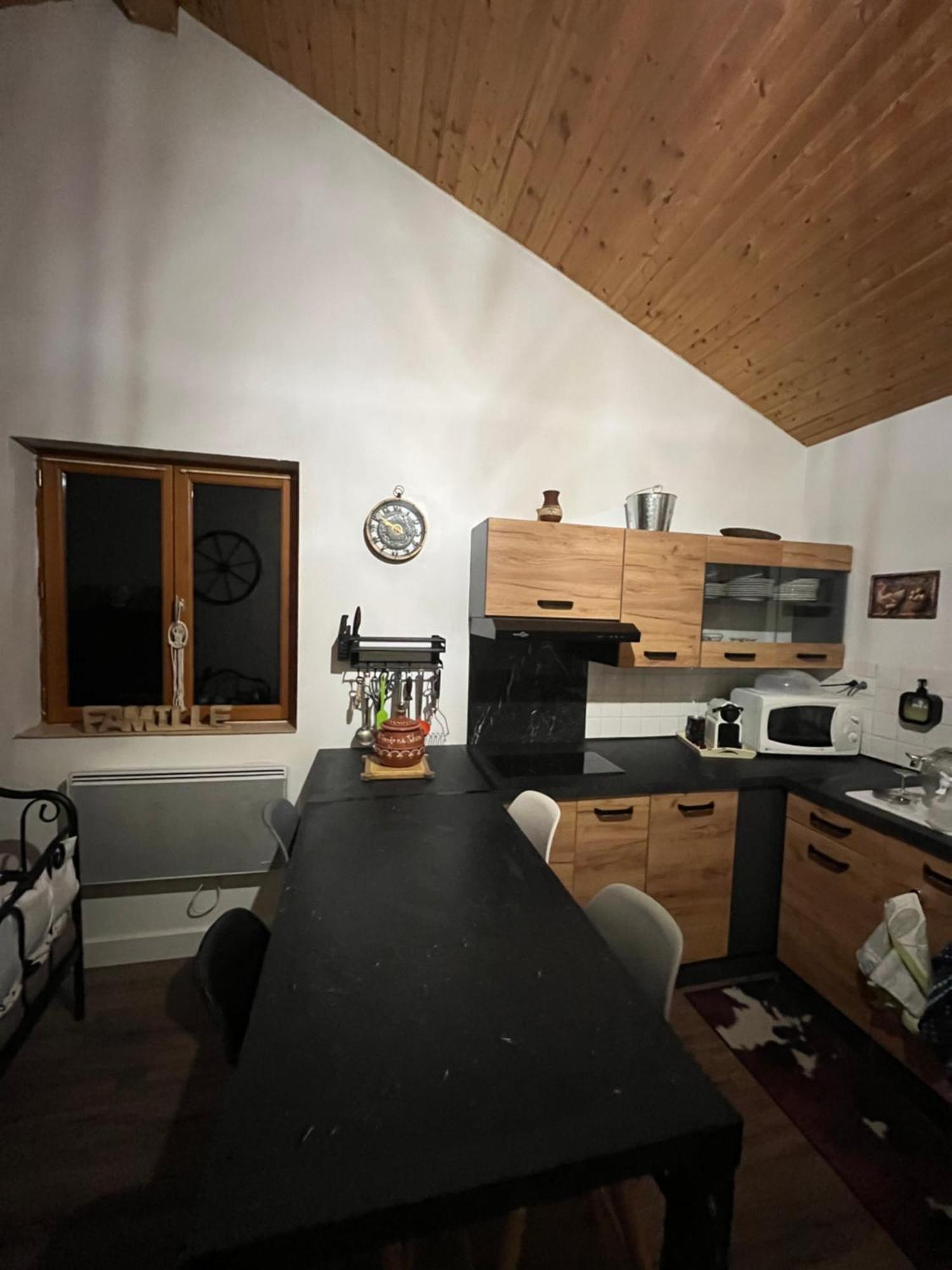 Villa Chez Mamie LʼIsle-Jourdain Esterno foto
