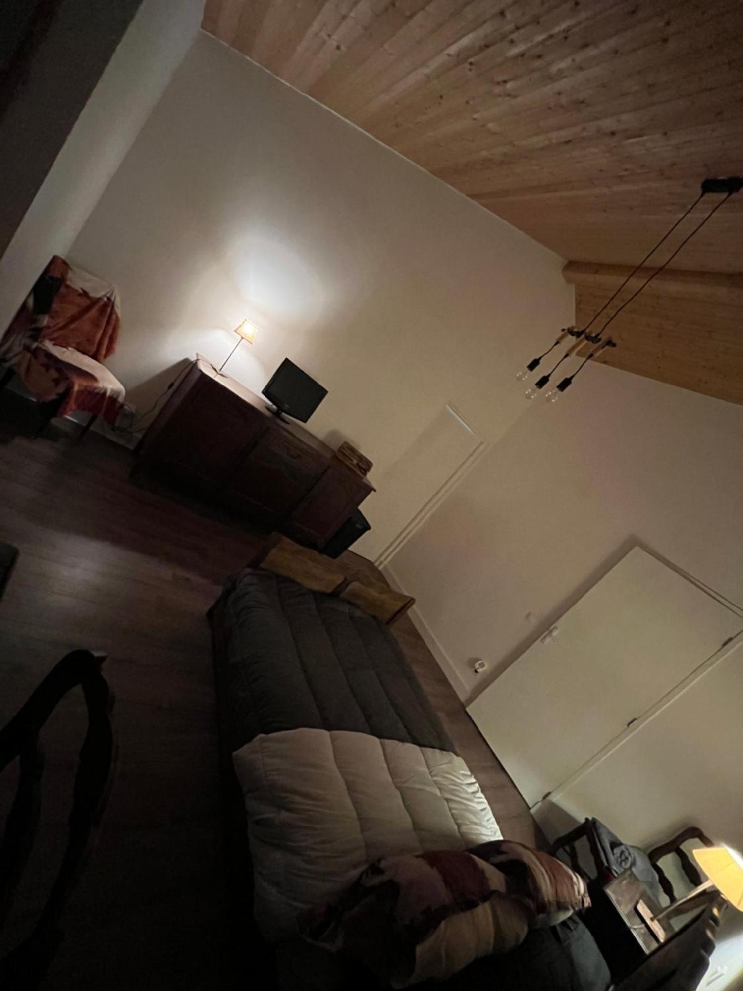 Villa Chez Mamie LʼIsle-Jourdain Esterno foto