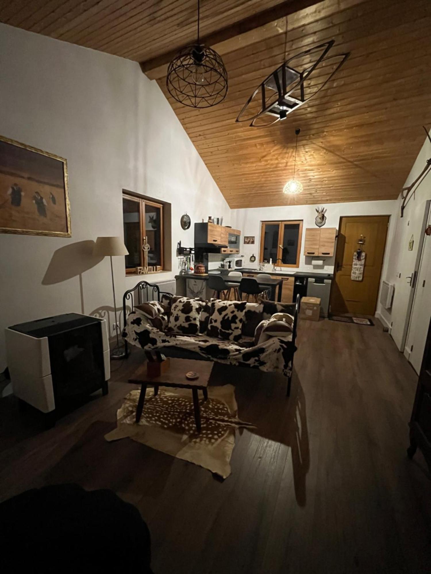Villa Chez Mamie LʼIsle-Jourdain Esterno foto