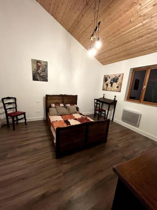 Villa Chez Mamie LʼIsle-Jourdain Esterno foto
