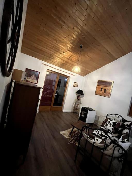 Villa Chez Mamie LʼIsle-Jourdain Esterno foto