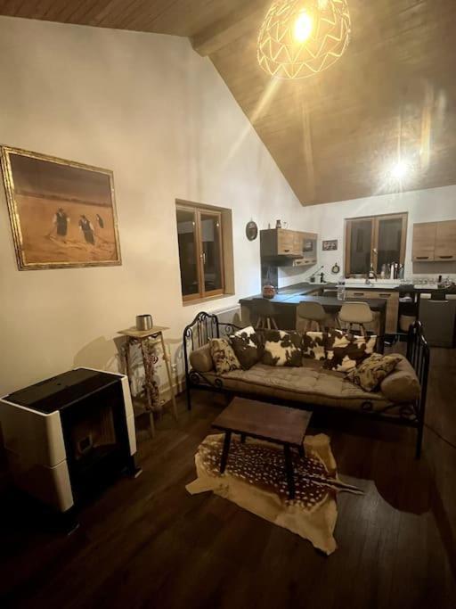 Villa Chez Mamie LʼIsle-Jourdain Esterno foto