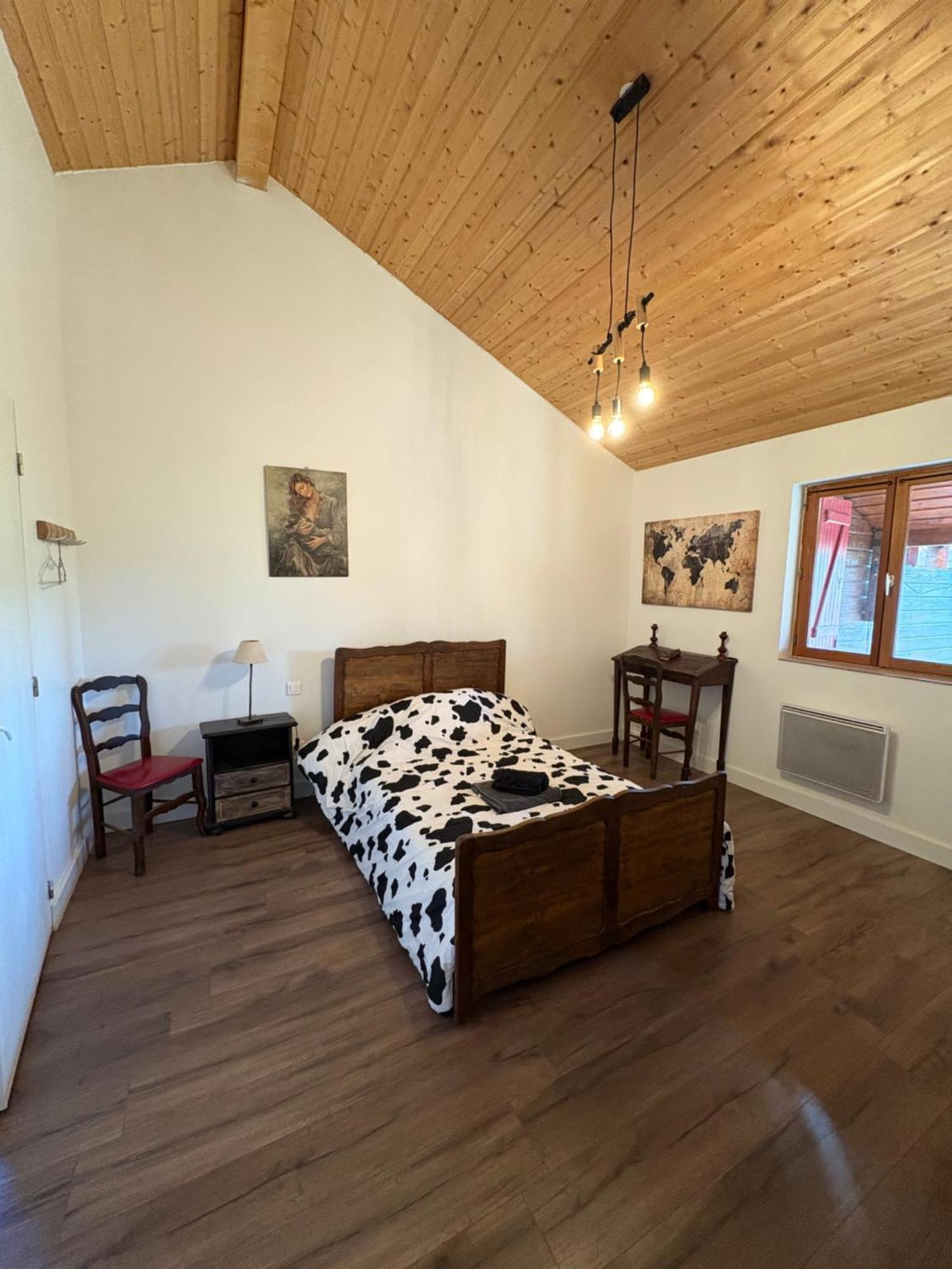 Villa Chez Mamie LʼIsle-Jourdain Esterno foto